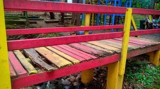 Jembatan Kayu Lapuk